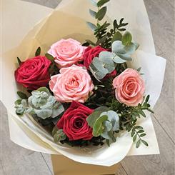 Pink &amp; Red roses bouquet 